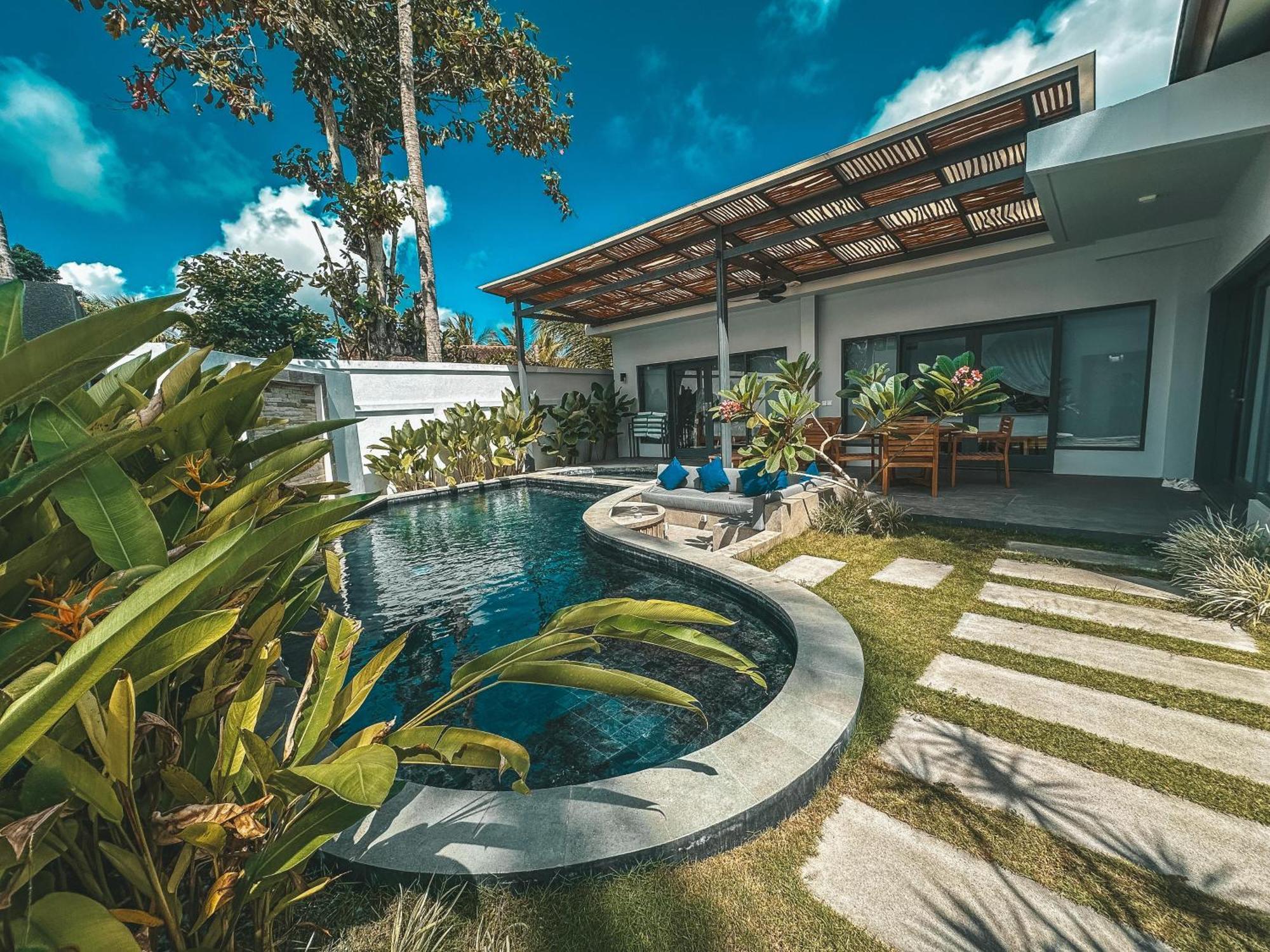 Tropik Lombok Resort